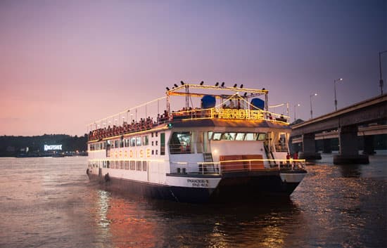 River Cruise - Image 1