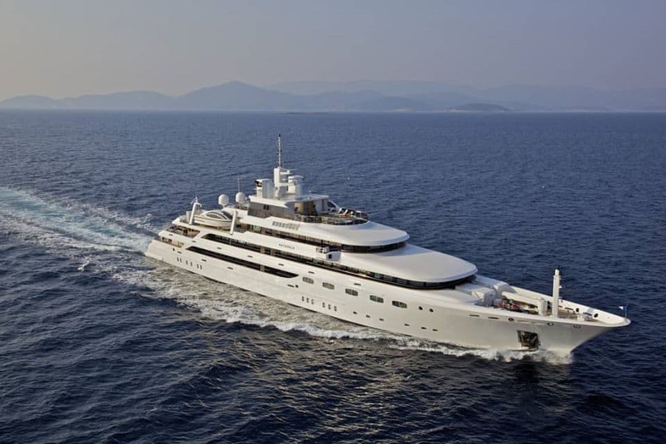Yacht Cruise - Image 1