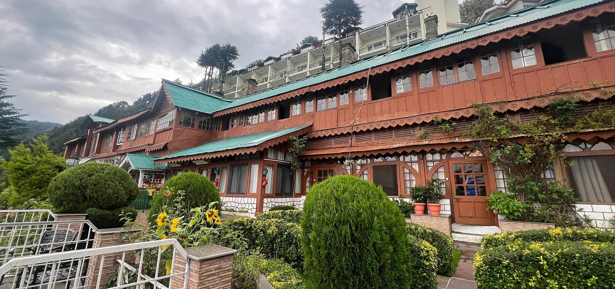 Grand View Hotel - Image 1