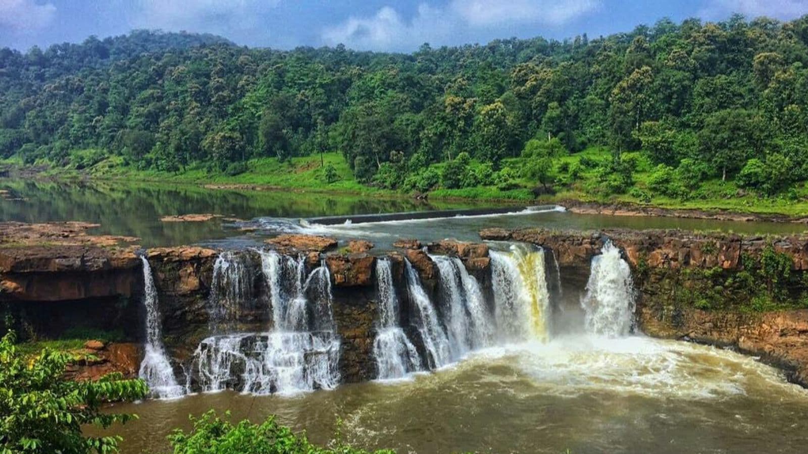 Gira Waterfalls - Image 1