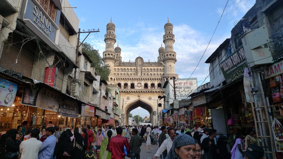 Charminar & Laad Bazaar - Image 1