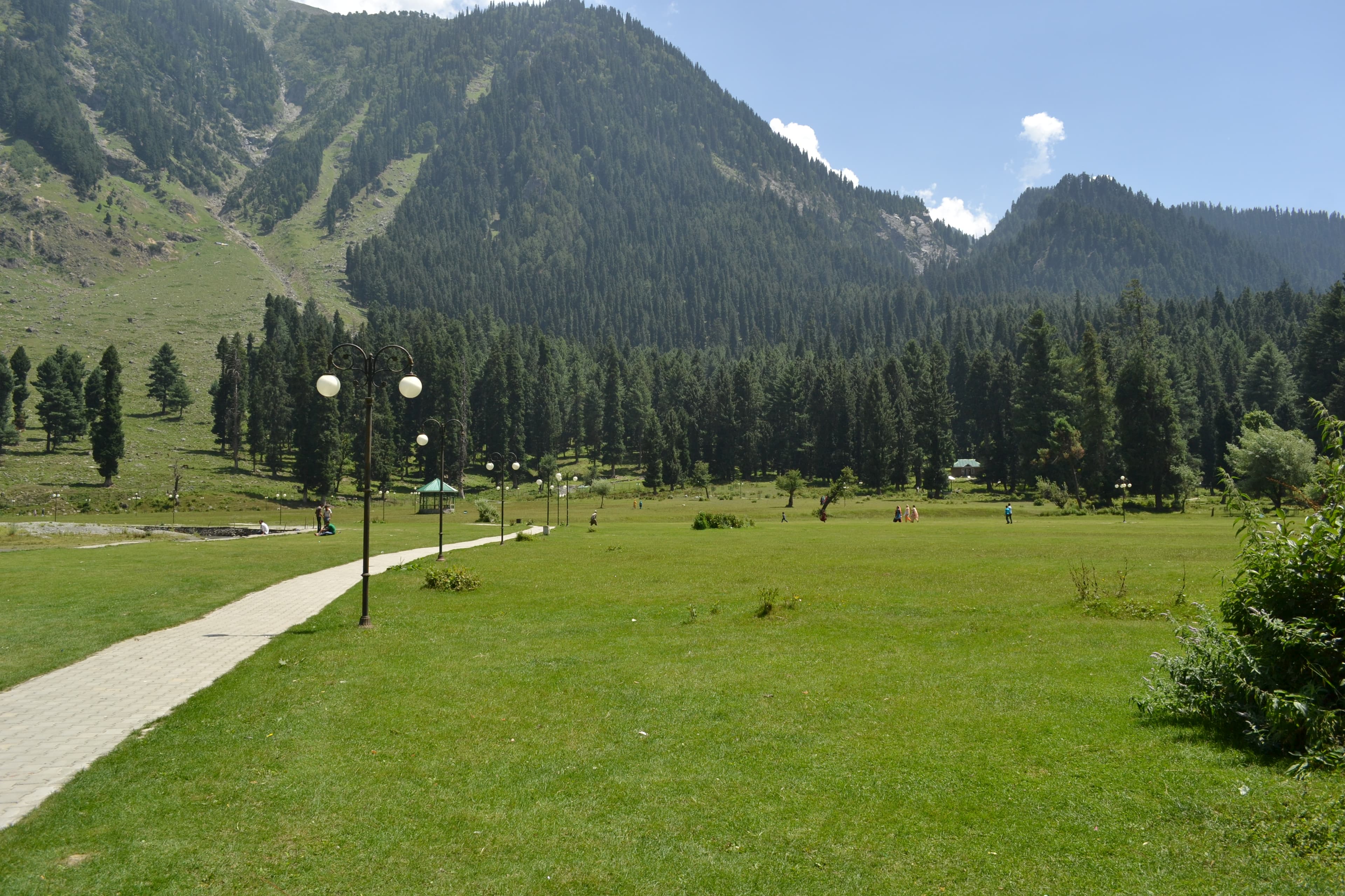Betaab Valley - Image 1