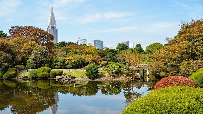 Shinjuku Gyoen National Garden - Image 1