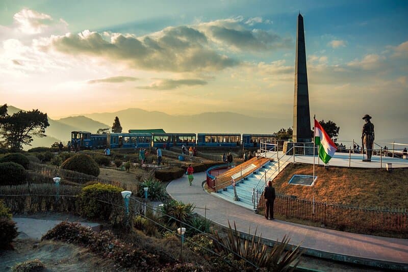 Batasia Loop & War Memorial - Image 1