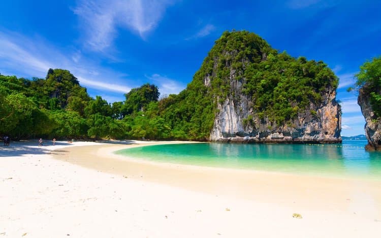 Snorkelling at Hong Island - Image 1